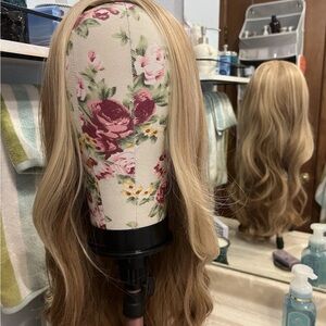 New with tags synthetic wig